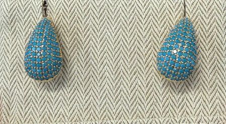 Laguna – eleganckie złote kolczyki z niebieskimi kamieniami | Chloe DIAMOND