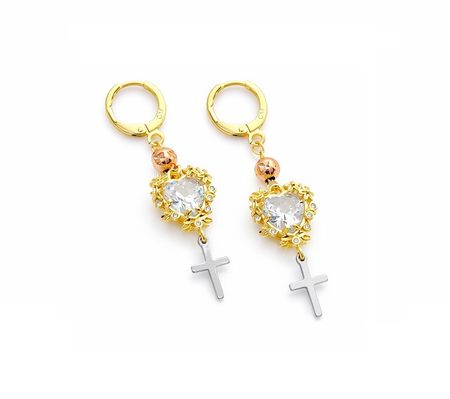 Celestia Heart Cross – kolczyki w kolorze złotym z motywem serca i krzyżyka | Chloe DIAMOND